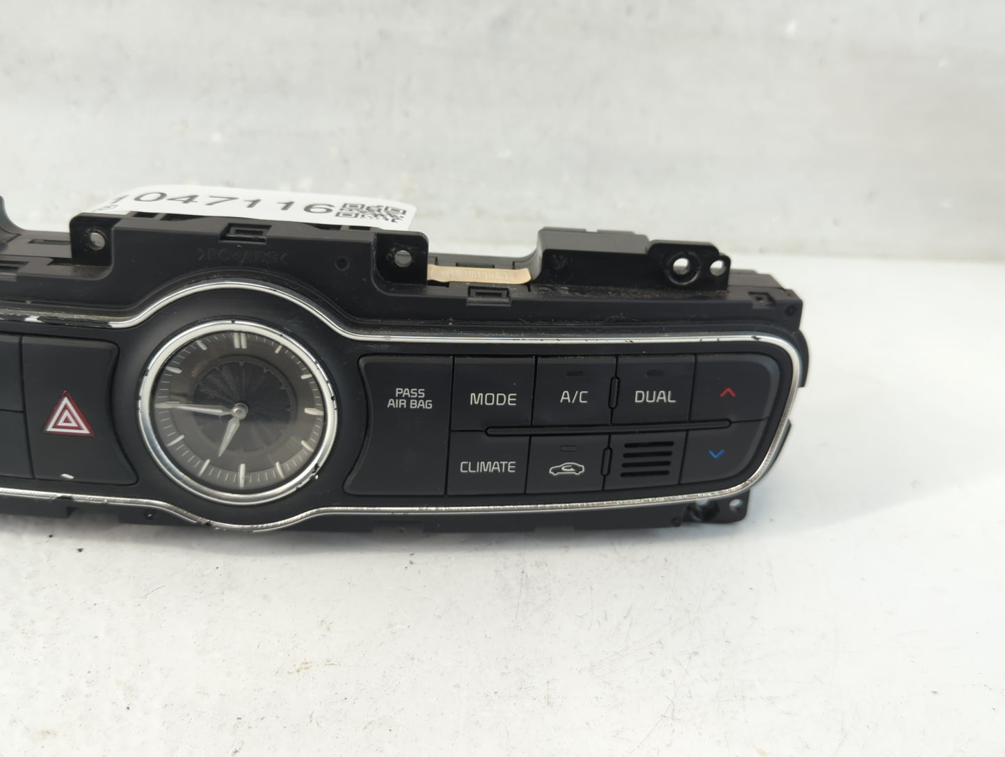 2014-2016 Kia Cadenza Climate Control Module Temperature AC/Heater Replacement P/N:972503RGK0 Fits Fits 2014 2015 2016 OEM U