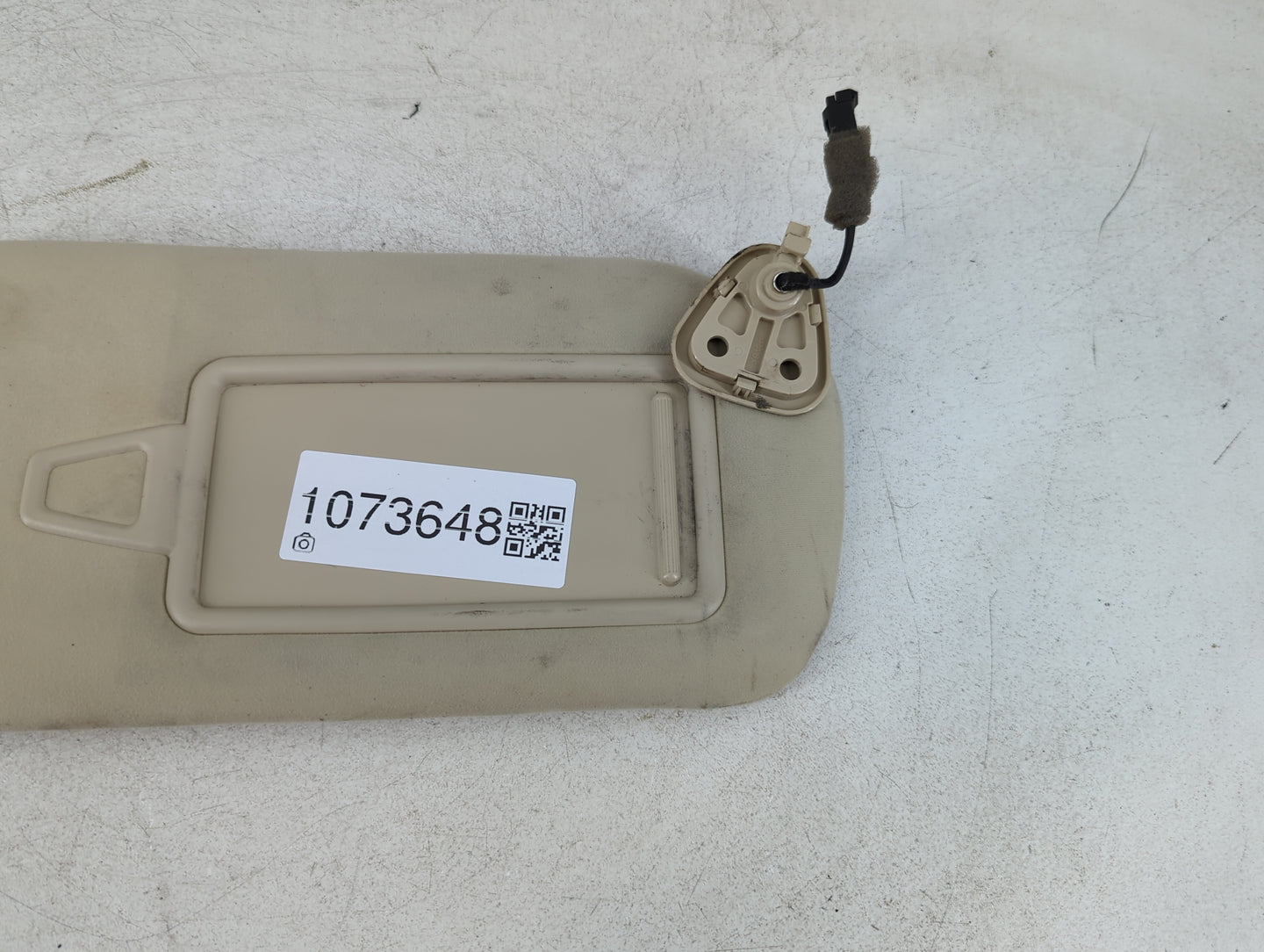 2014-2016 Kia Cadenza Sun Visor Shade Replacement Passenger Right Mirror Fits Fits 2014 2015 2016 OEM Used Auto Parts - Oemu