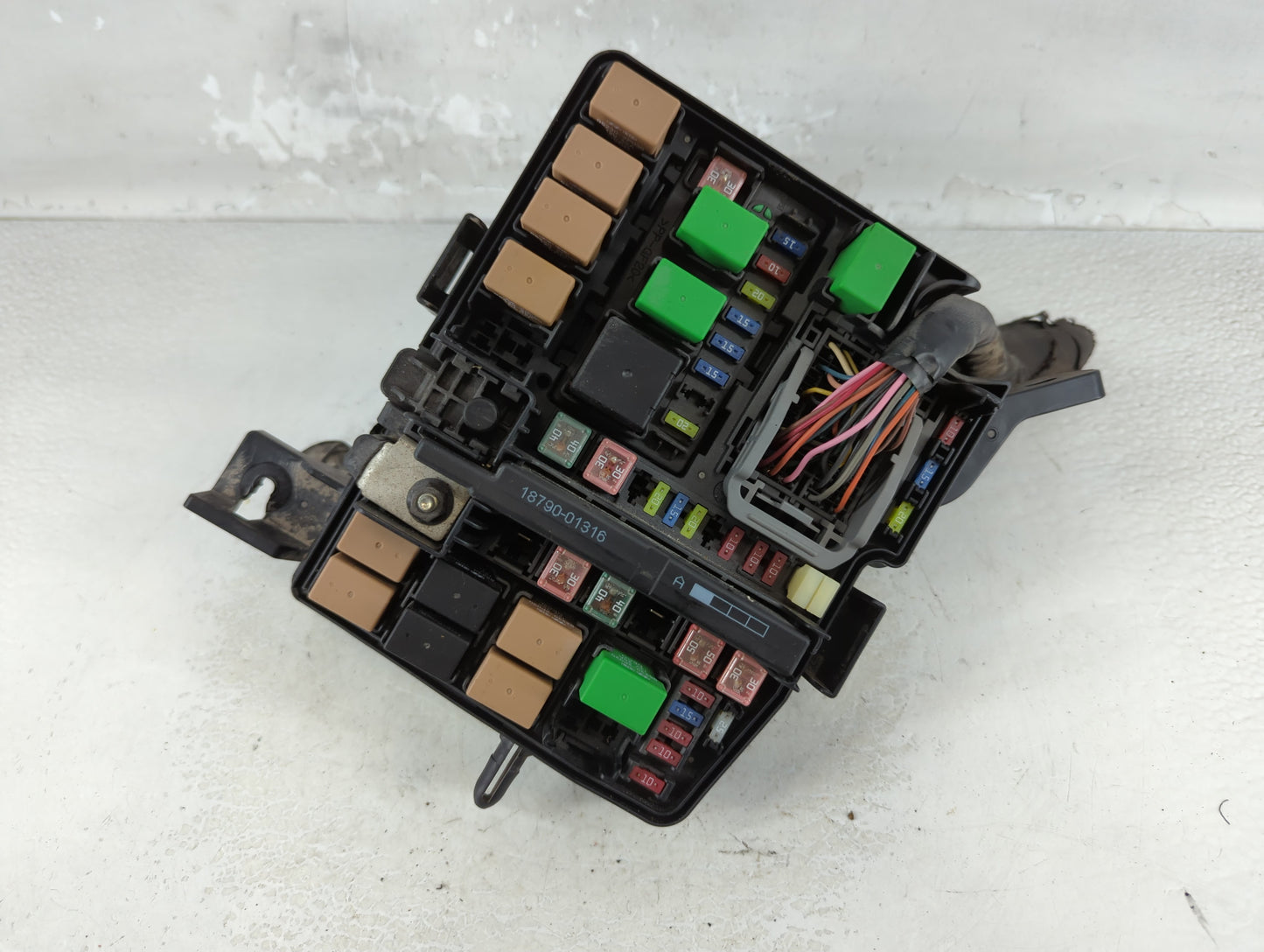 2014-2016 Kia Cadenza Fusebox Fuse Box Panel Relay Module P/N:20140818 Fits Fits 2014 2015 2016 OEM Used Auto Parts - Oemuse