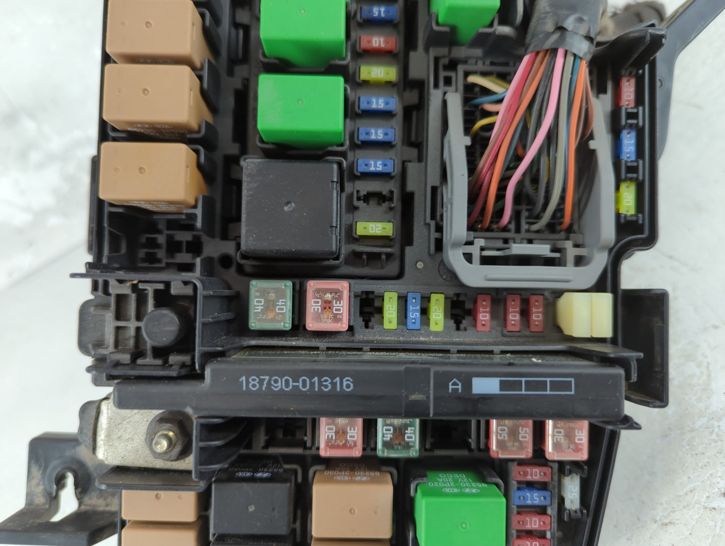 2014-2016 Kia Cadenza Fusebox Fuse Box Panel Relay Module P/N:20140818 Fits Fits 2014 2015 2016 OEM Used Auto Parts - Oemuse