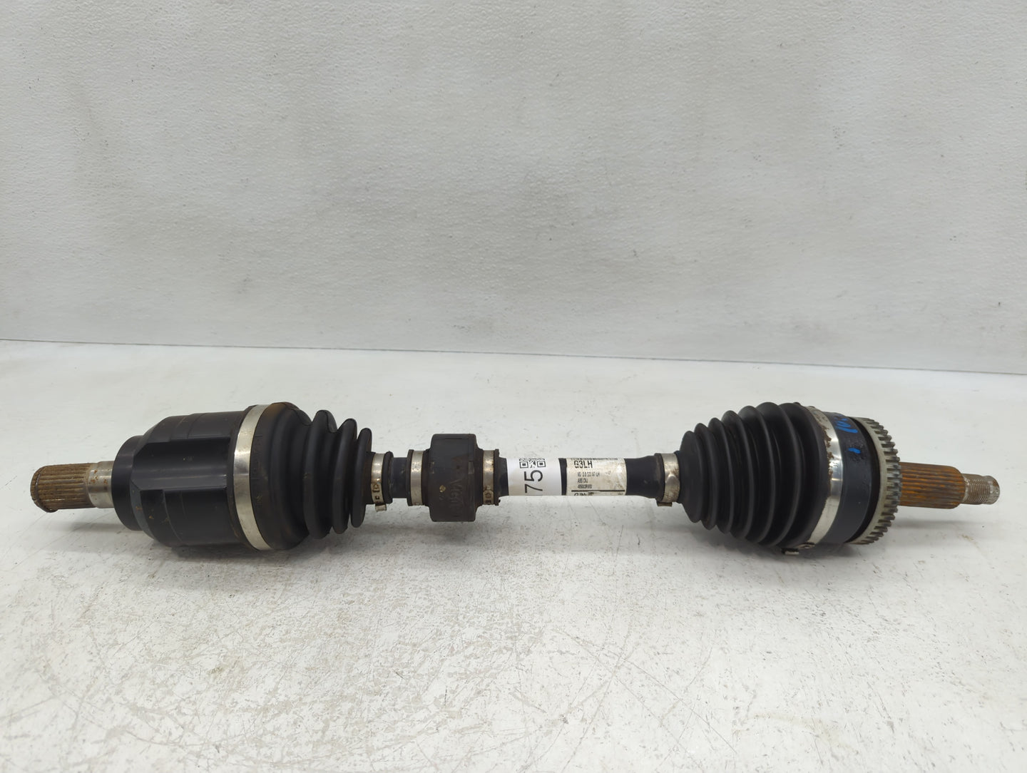 2014-2016 Kia Cadenza Axle Shaft Front Driver Cv C/v - Oemusedautoparts1.com