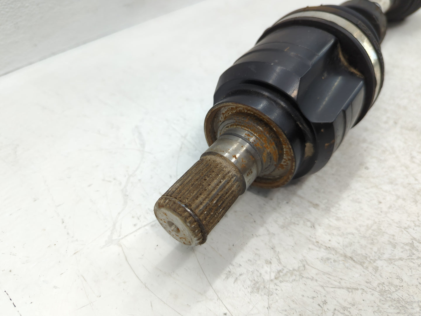 2014-2016 Kia Cadenza Axle Shaft Front Driver Cv C/v - Oemusedautoparts1.com