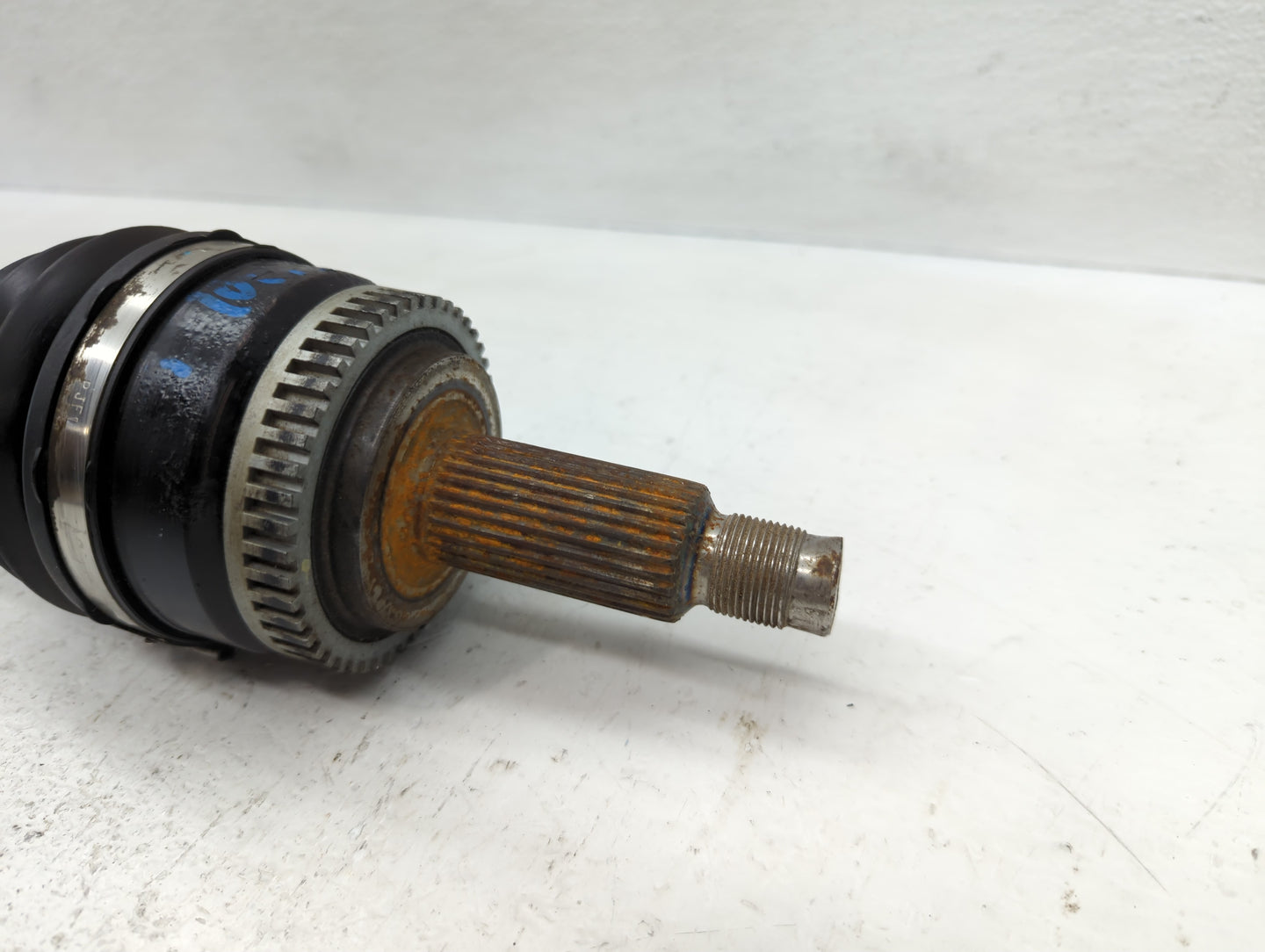 2014-2016 Kia Cadenza Axle Shaft Front Driver Cv C/v - Oemusedautoparts1.com