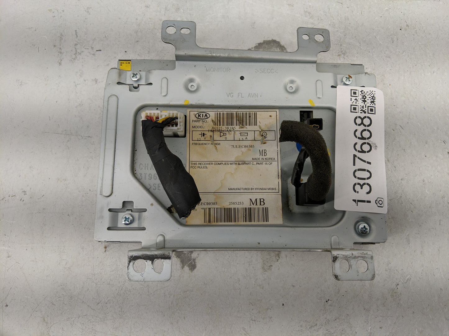 2014-2016 Kia Cadenza Information Display Screen - Oemusedautoparts1.com