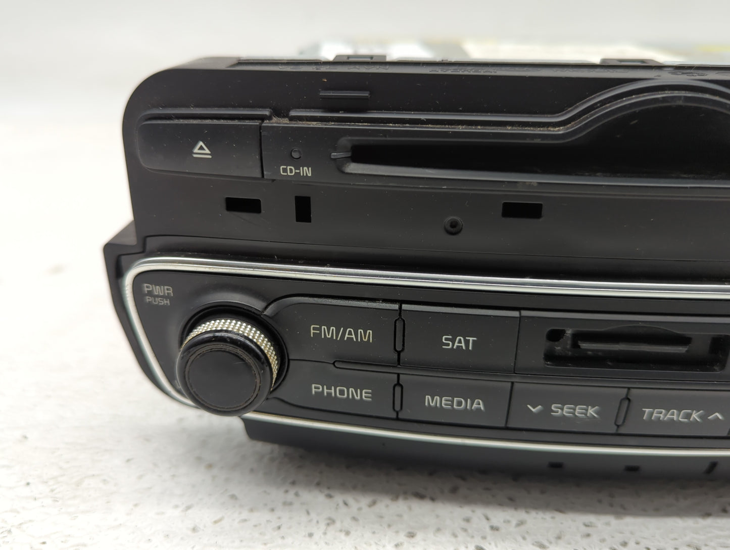 2014-2015 Kia Cadenza Radio AM FM Cd Player Receiver Replacement P/N:96560-3R115 Fits Fits 2014 2015 OEM Used Auto Parts - O