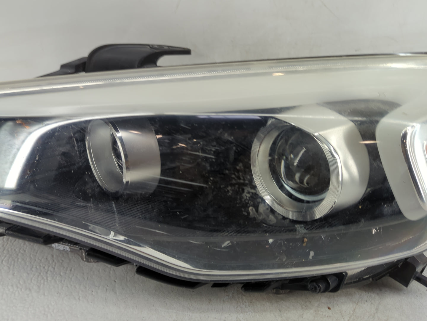 2014-2016 Kia Cadenza Driver Left Oem Head Light Headlight Lamp - Oemusedautoparts1.com