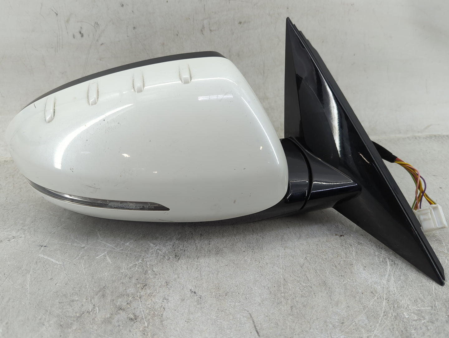 2014-2016 Kia Cadenza Passenger Side View Mirror - Right Door Mirror OEM Used - Oemusedautoparts1.com