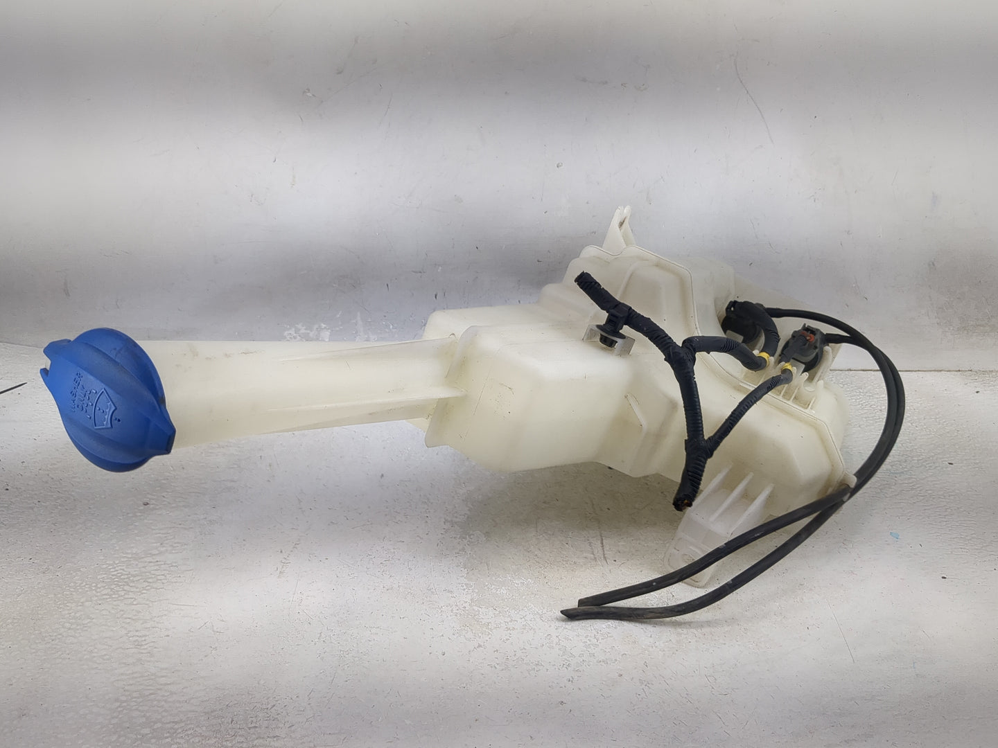 2015-2016 Kia Cadenza Windshield Washer Fluid Reservoir Bottle Oem - Oemusedautoparts1.com