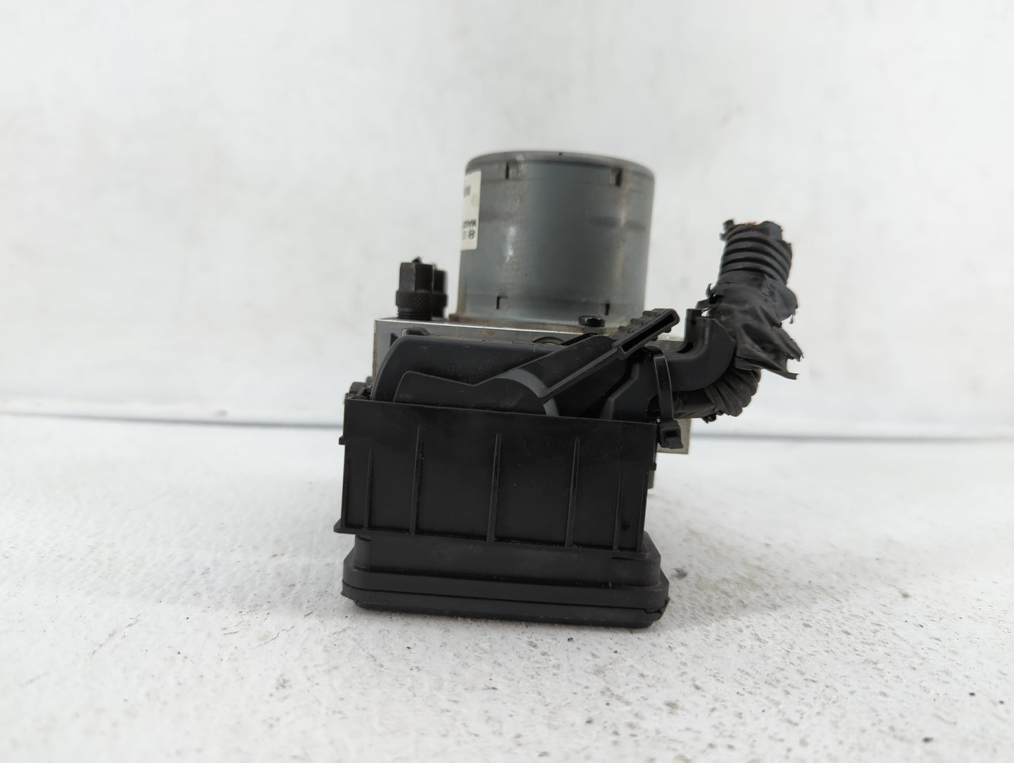 2014-2016 Kia Cadenza ABS Pump Control Module Replacement P/N:58920-3R800 Fits Fits 2014 2015 2016 OEM Used Auto Parts - Oem