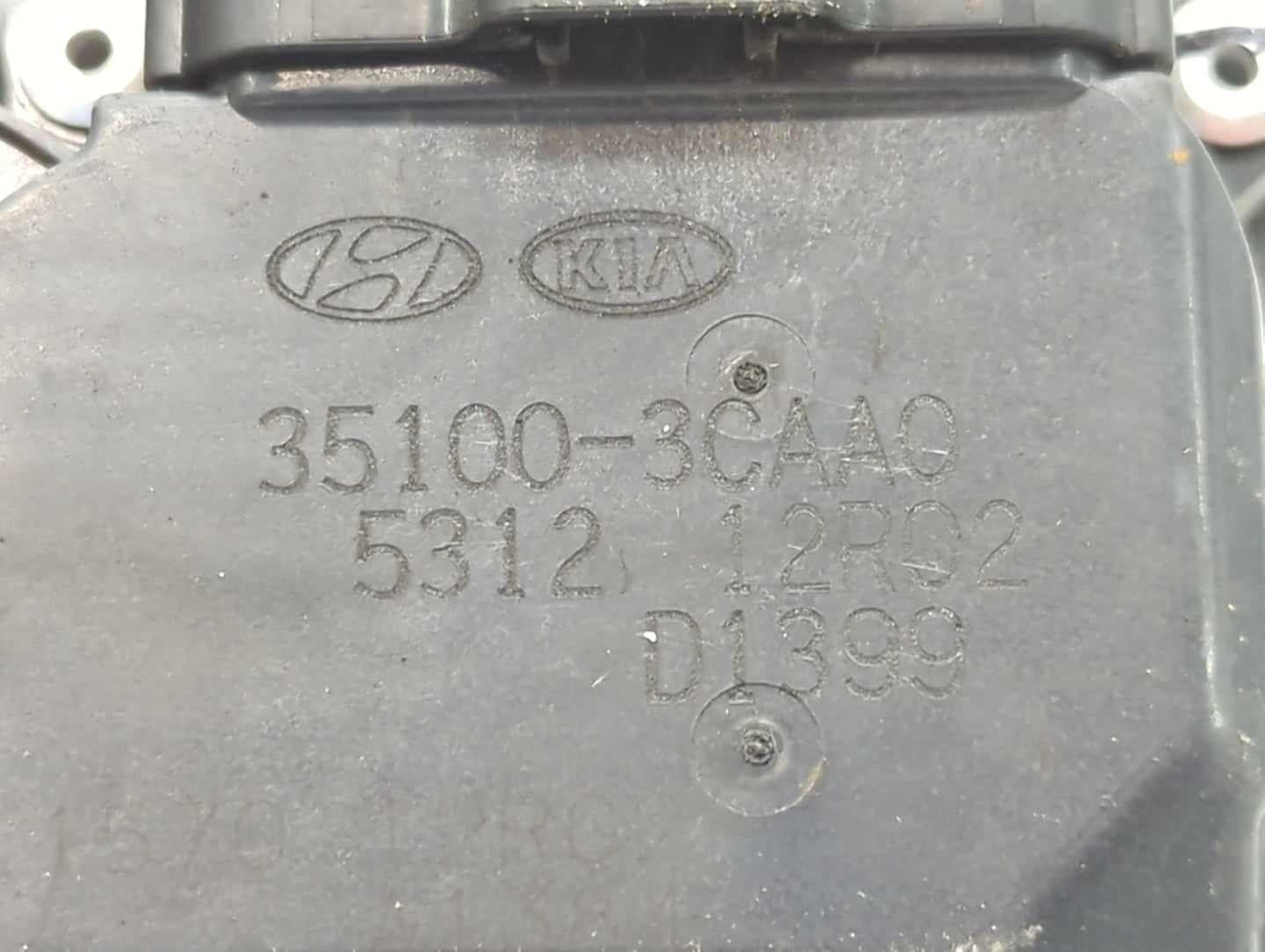 2014-2016 Kia Cadenza Throttle Body P/N:35100-3CAA0 Fits Fits 2012 2013 2014 2015 2016 2017 2018 OEM Used Auto Parts - Oemus