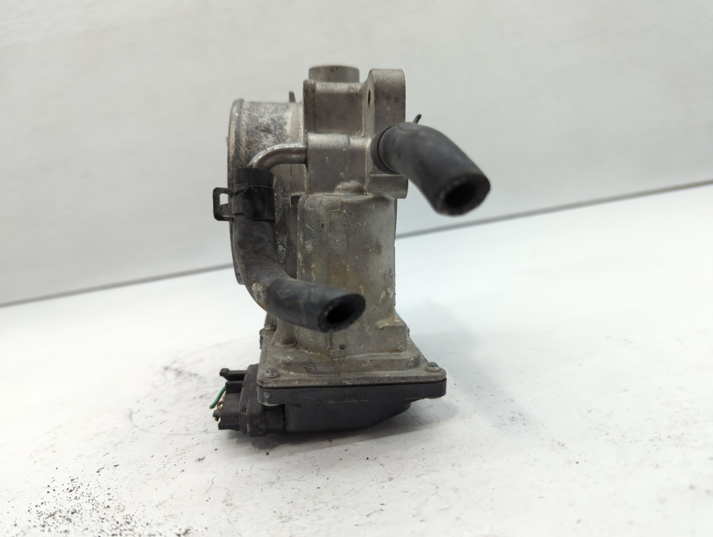 2014-2016 Kia Cadenza Throttle Body P/N:35100-3CAA0 Fits Fits 2012 2013 2014 2015 2016 2017 2018 OEM Used Auto Parts - Oemus