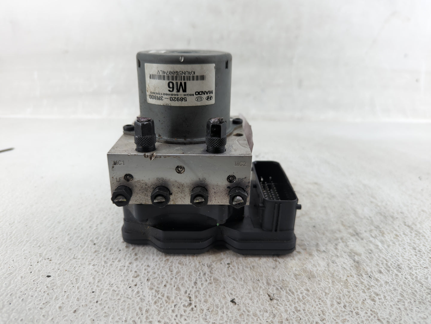 2014-2016 Kia Cadenza ABS Pump Control Module Replacement P/N:58920-3R970 58920-3F800, 58920-3R800 Fits Fits 2014 2015 2016 