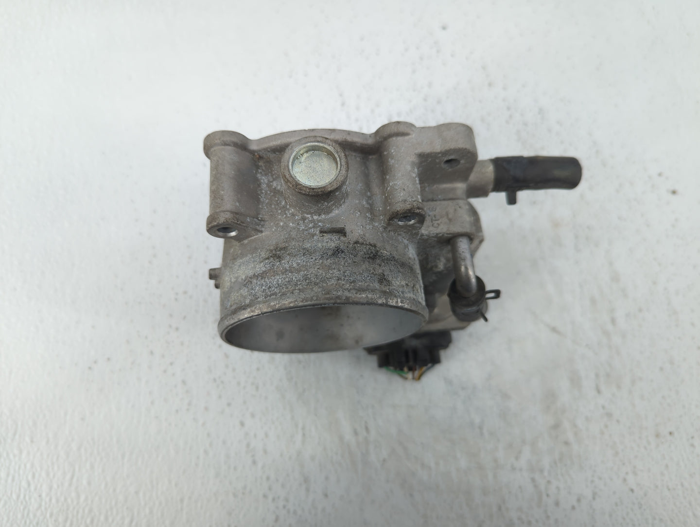 2014-2016 Kia Cadenza Throttle Body P/N:35100-3CAA0 Fits Fits 2012 2013 2014 2015 2016 2017 2018 OEM Used Auto Parts - Oemus