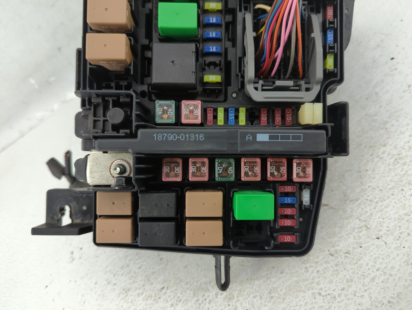 2014-2016 Kia Cadenza Fusebox Fuse Box Panel Relay Module P/N:91275-3R132 Fits Fits 2014 2015 2016 OEM Used Auto Parts - Oem