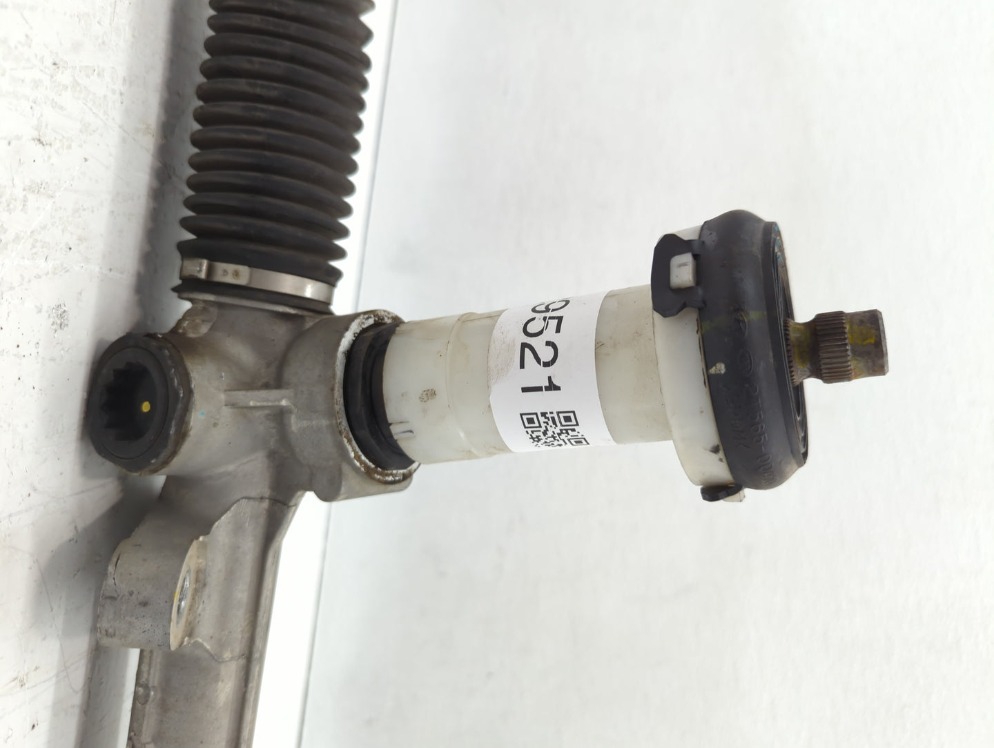 2015 Kia Cadenza Rack and Pinion Steering Gear P/N:565003V100 Fits OEM Used Auto Parts - Oemusedautoparts1.com