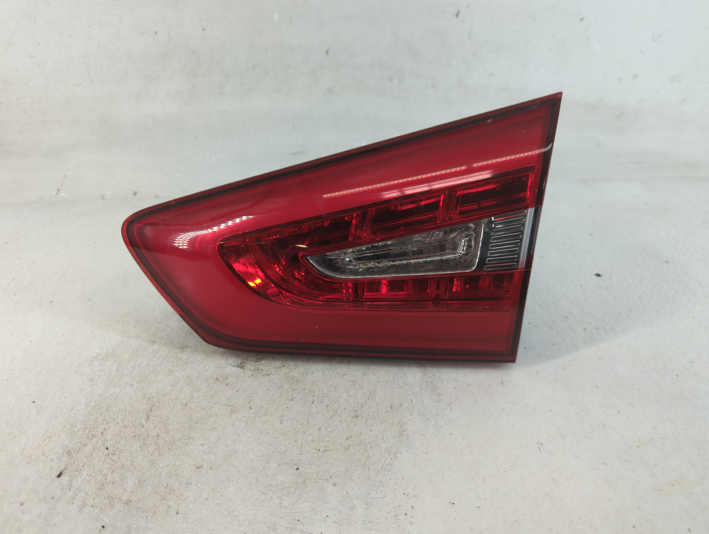 2014-2016 Kia Cadenza Tail Light Assembly Passenger Right OEM P/N:92406-3R5 Fits Fits 2014 2015 2016 OEM Used Auto Parts - O