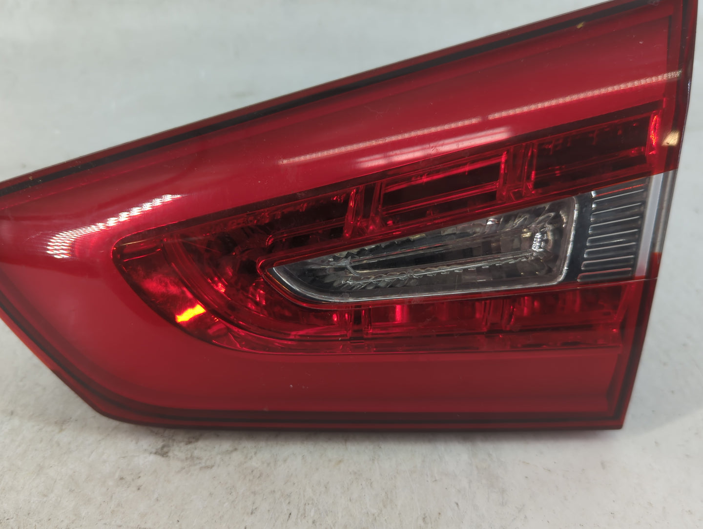 2014-2016 Kia Cadenza Tail Light Assembly Passenger Right OEM P/N:92406-3R5 Fits Fits 2014 2015 2016 OEM Used Auto Parts - O