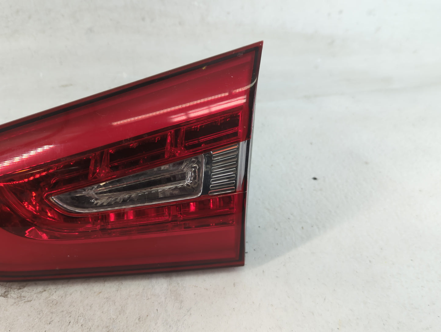 2014-2016 Kia Cadenza Tail Light Assembly Passenger Right OEM P/N:92406-3R5 Fits Fits 2014 2015 2016 OEM Used Auto Parts - O
