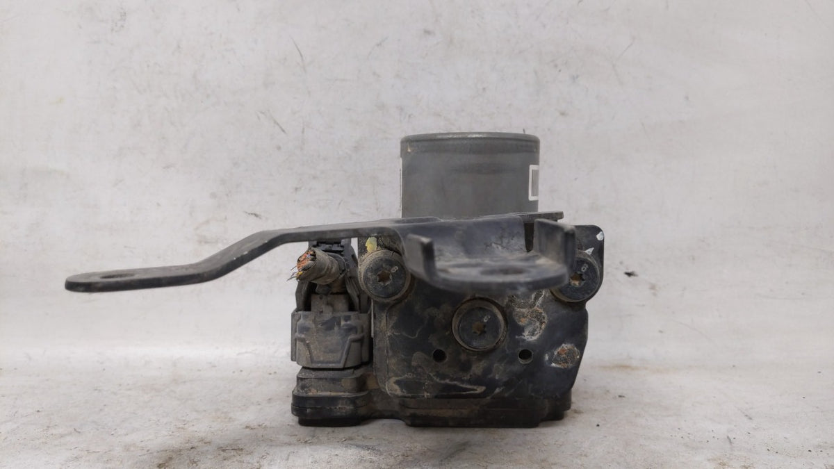 2014-2016 Kia Forte Anti-Lock Brake ABS Pump Module Actuator OEM P/N:58900-A7206 A7589-30500 Fits Fits 2014 2015 2016 OEM Us