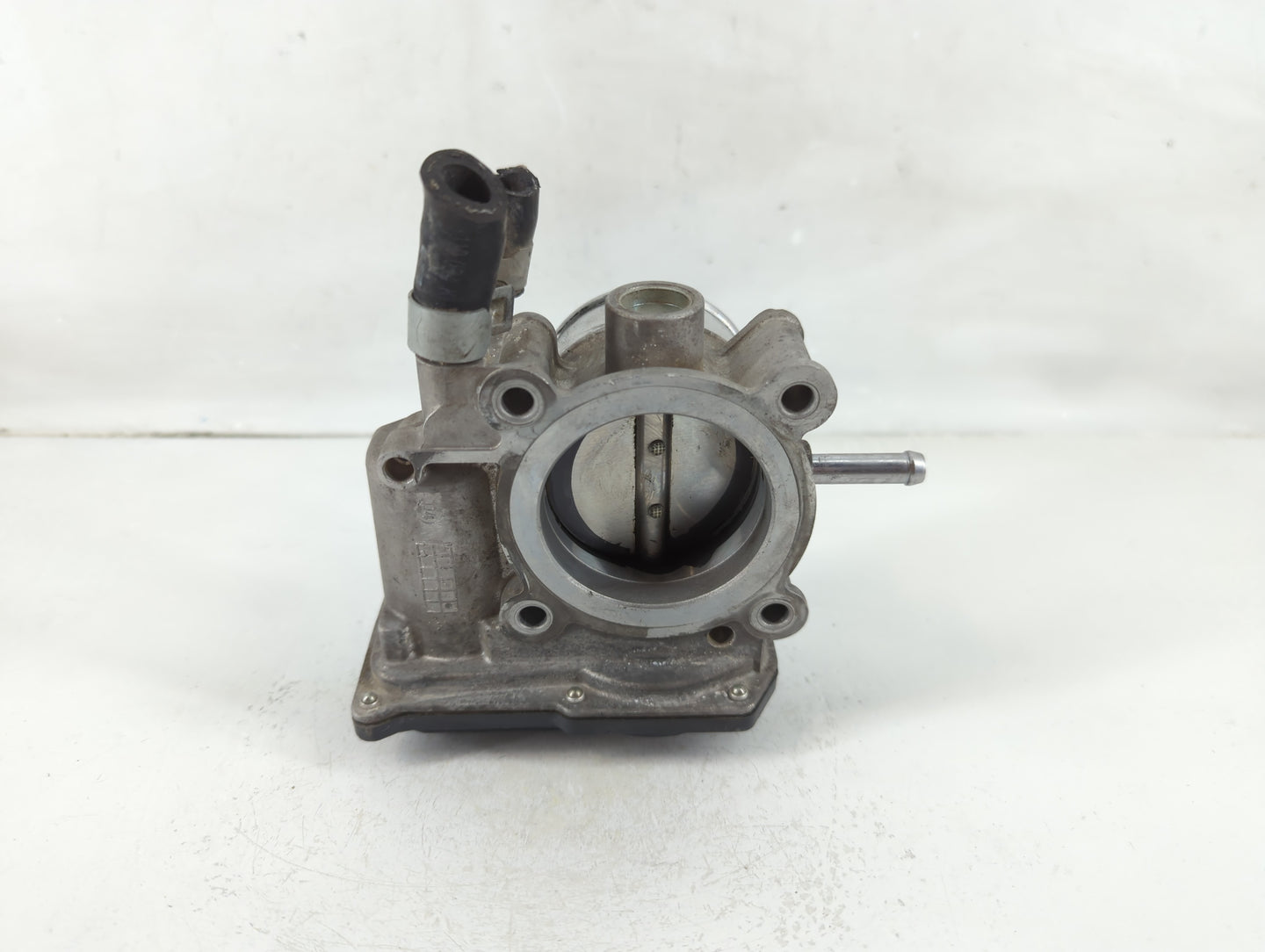 2014-2016 Kia Forte Throttle Body P/N:35100-2B320 Fits Fits 2013 2014 2015 2016 OEM Used Auto Parts - Oemusedautoparts1.com
