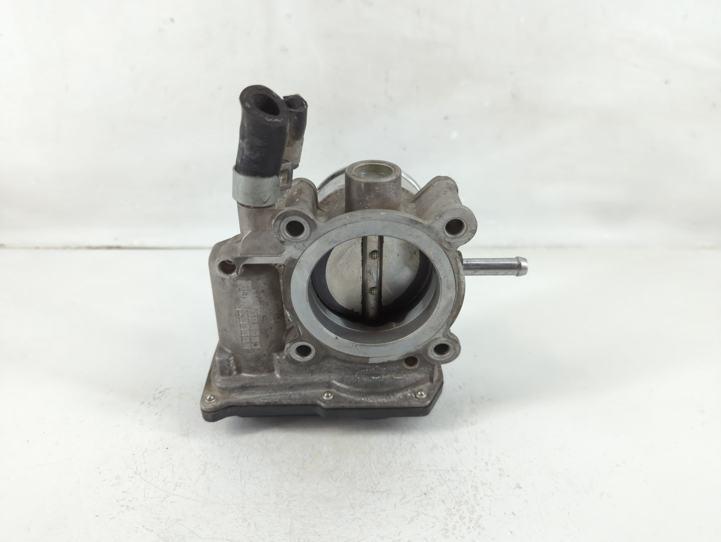 2014-2016 Kia Forte Throttle Body P/N:35100-2B320 Fits Fits 2013 2014 2015 2016 OEM Used Auto Parts - Oemusedautoparts1.com