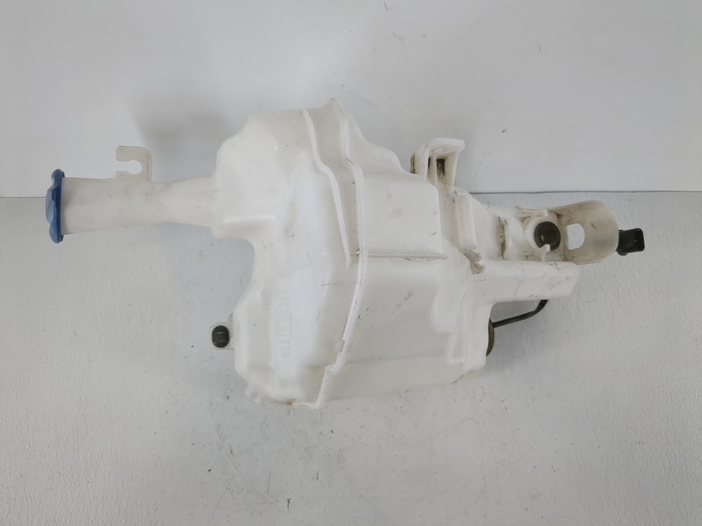 2014-2016 Kia Forte Windshield Washer Fluid Reservoir Bottle Oem - Oemusedautoparts1.com