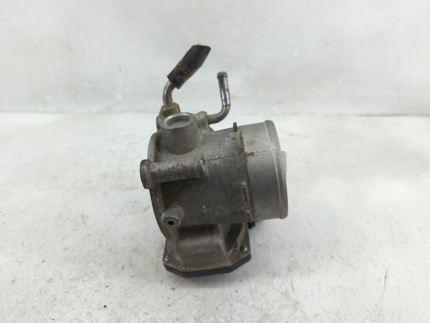 2014-2016 Kia Forte Throttle Body P/N:35100-2E400 Fits Fits 2012 2013 2014 2015 2016 2018 2019 2020 2021 OEM Used Auto Parts