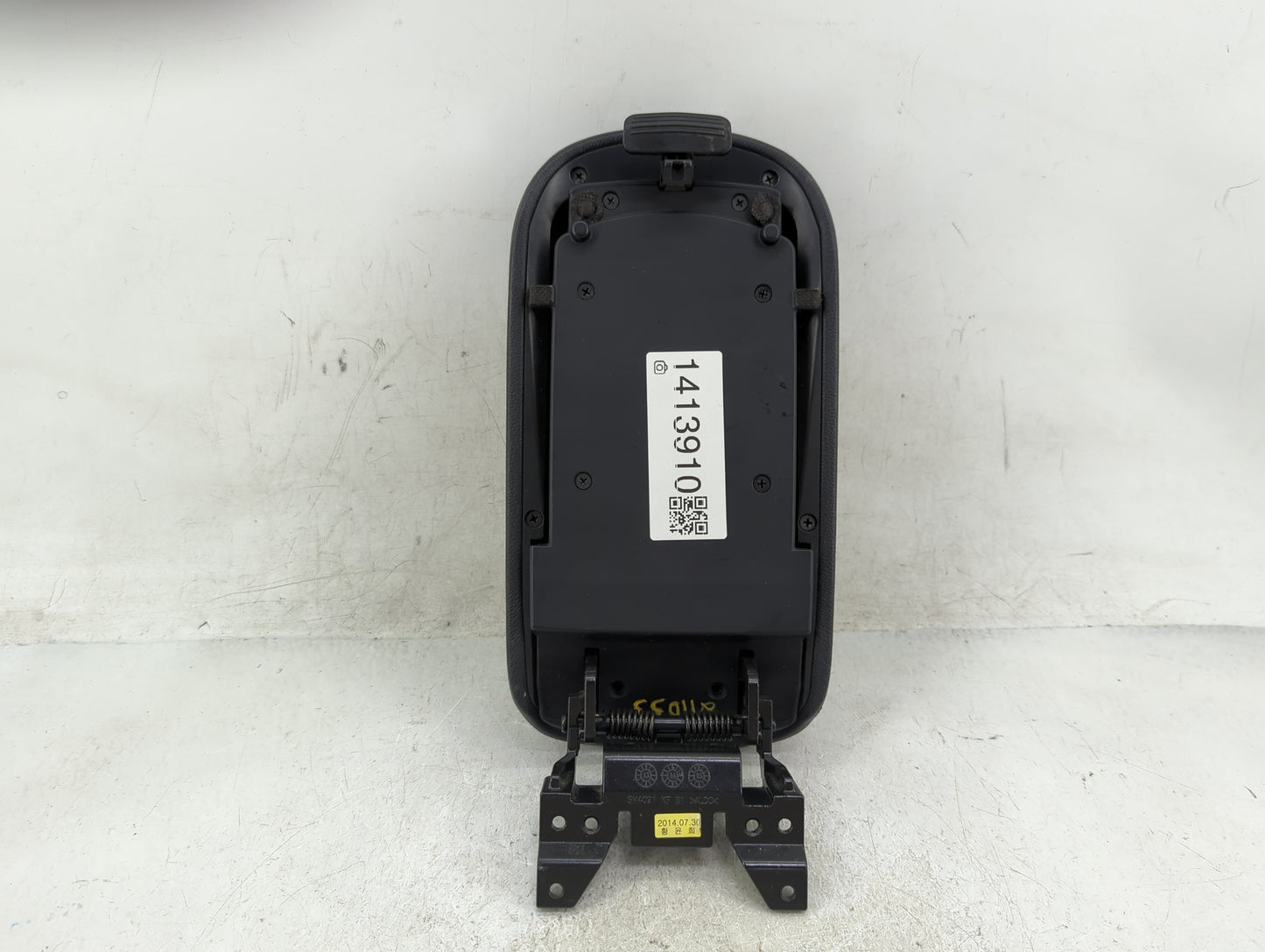 2015 Kia Forte Center Console Armrest Cover Lid P/N:SM4091 Fits OEM Used Auto Parts - Oemusedautoparts1.com