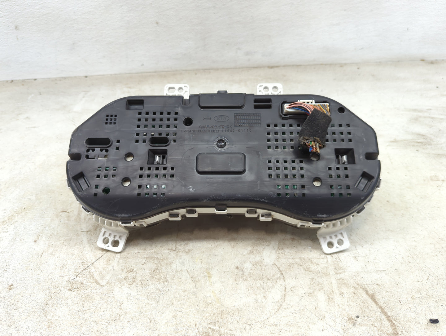 2014-2016 Kia Forte Instrument Cluster Speedometer Gauges P/N:94001-A7320 11002-845900K Miles: Fits Fits 2014 2015 2016 OEM 
