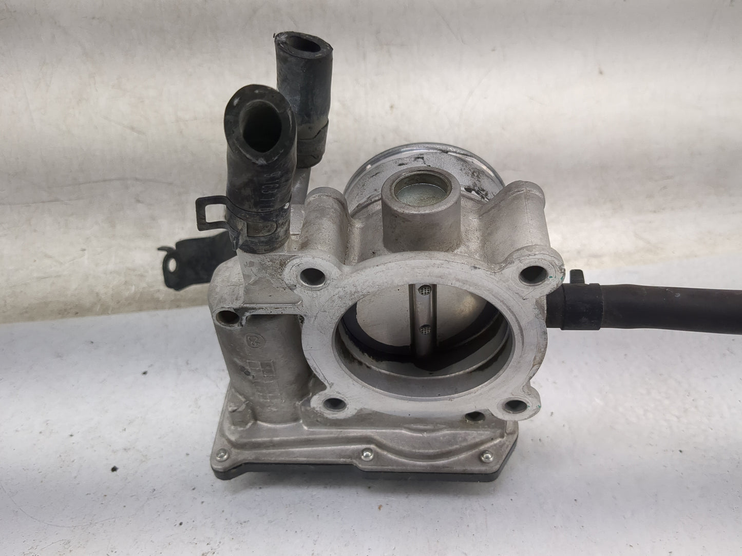 2014-2016 Kia Forte Throttle Body P/N:35100-2B320 Fits Fits 2013 2014 2015 2016 OEM Used Auto Parts - Oemusedautoparts1.com