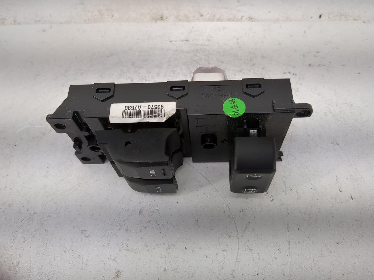 2014-2016 Kia Forte Master Power Window Switch Replacement Driver Side Left P/N:93570-A7530 Fits Fits 2014 2015 2016 OEM Use