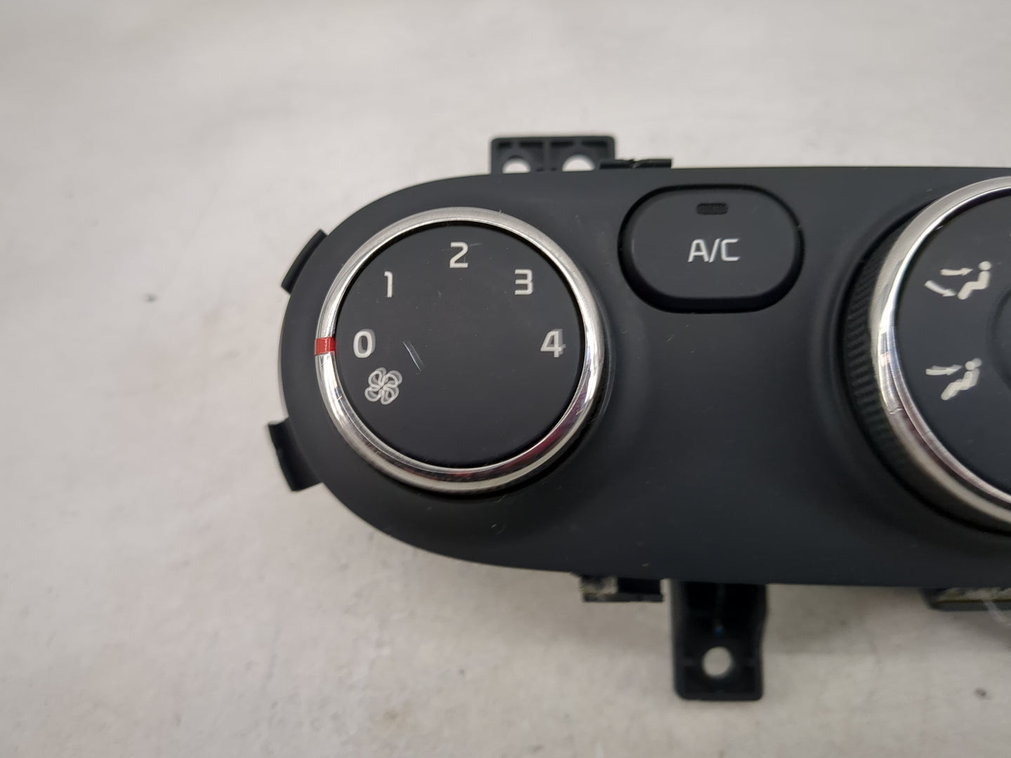2014-2016 Kia Forte Climate Control Module Temperature AC/Heater Replacement P/N:97250-A7261WK 97250-A7XXX Fits OEM Used Aut