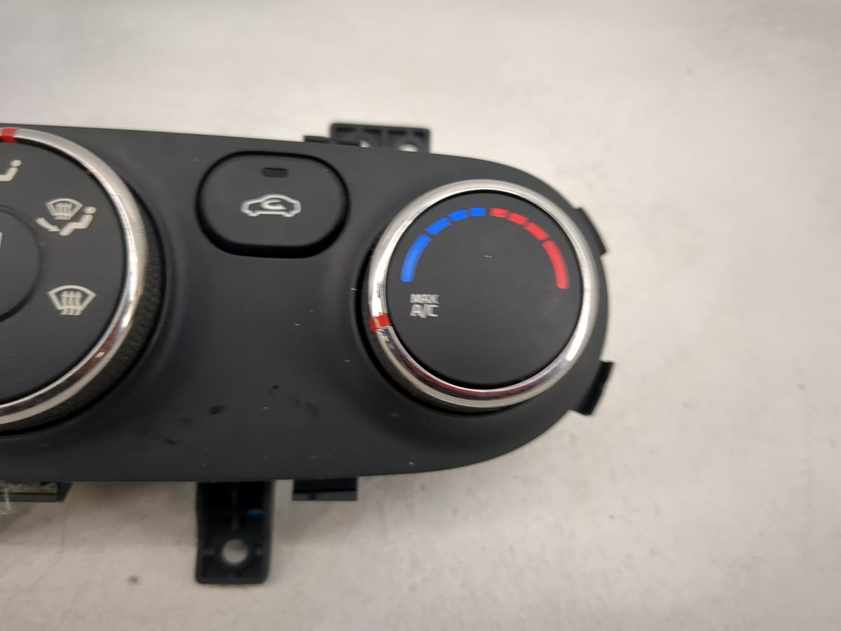2014-2016 Kia Forte Climate Control Module Temperature AC/Heater Replacement P/N:97250-A7261WK 97250-A7XXX Fits OEM Used Aut