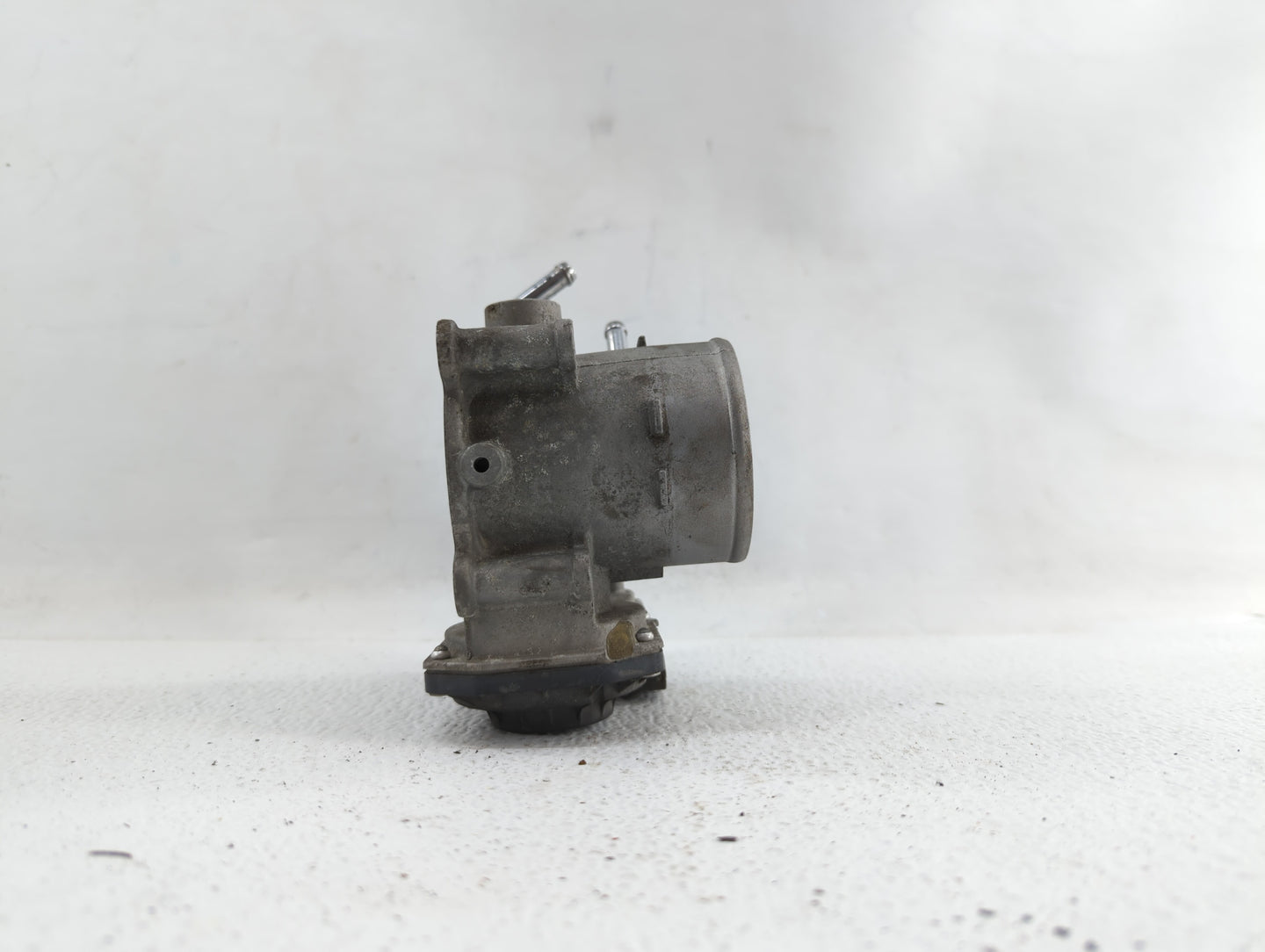 2014-2016 Kia Forte Throttle Body P/N:35100-2E400 35100-2E000 Fits Fits 2012 2013 2014 2015 2016 2018 2019 OEM Used Auto Par