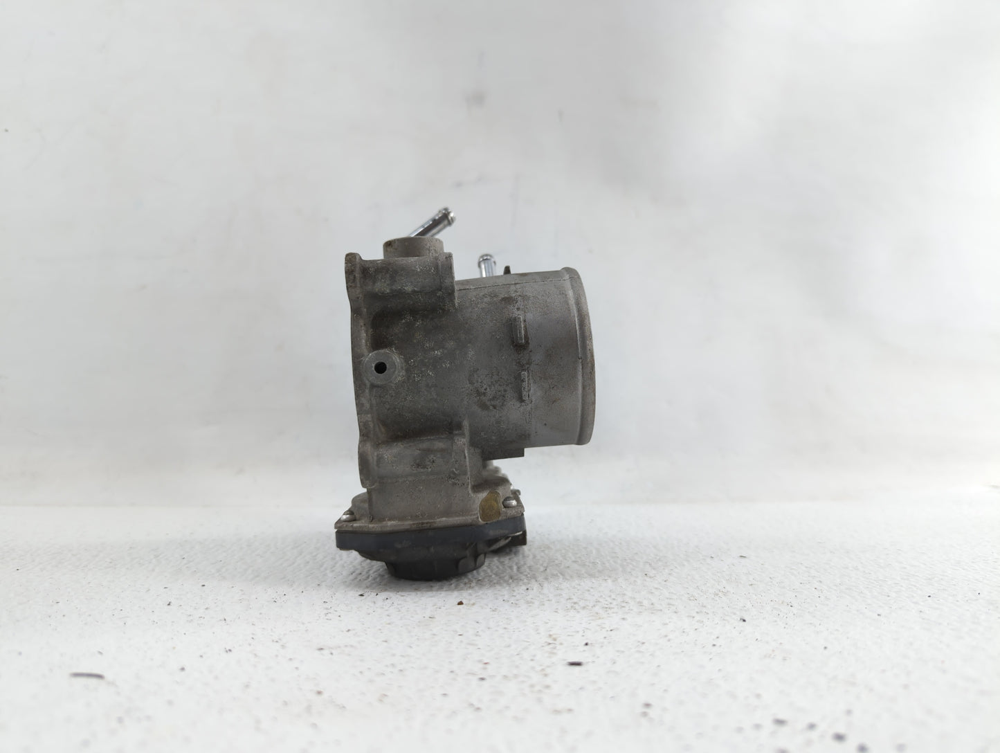2014-2016 Kia Forte Throttle Body P/N:35100-2E400 35100-2E000 Fits Fits 2012 2013 2014 2015 2016 2018 2019 OEM Used Auto Par