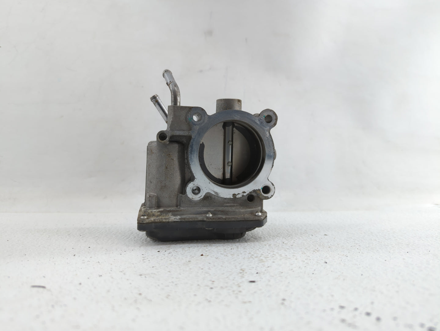 2014-2016 Kia Forte Throttle Body P/N:35100-2E400 35100-2E000 Fits Fits 2012 2013 2014 2015 2016 2018 2019 OEM Used Auto Par