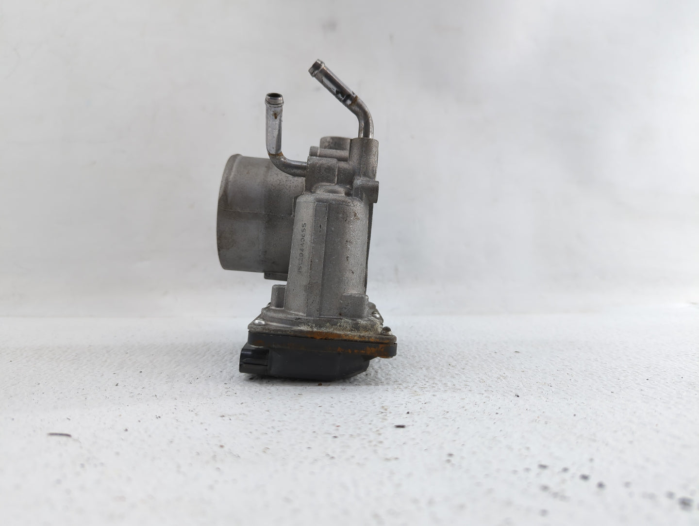 2014-2016 Kia Forte Throttle Body P/N:35100-2E400 35100-2E000 Fits Fits 2012 2013 2014 2015 2016 2018 2019 OEM Used Auto Par