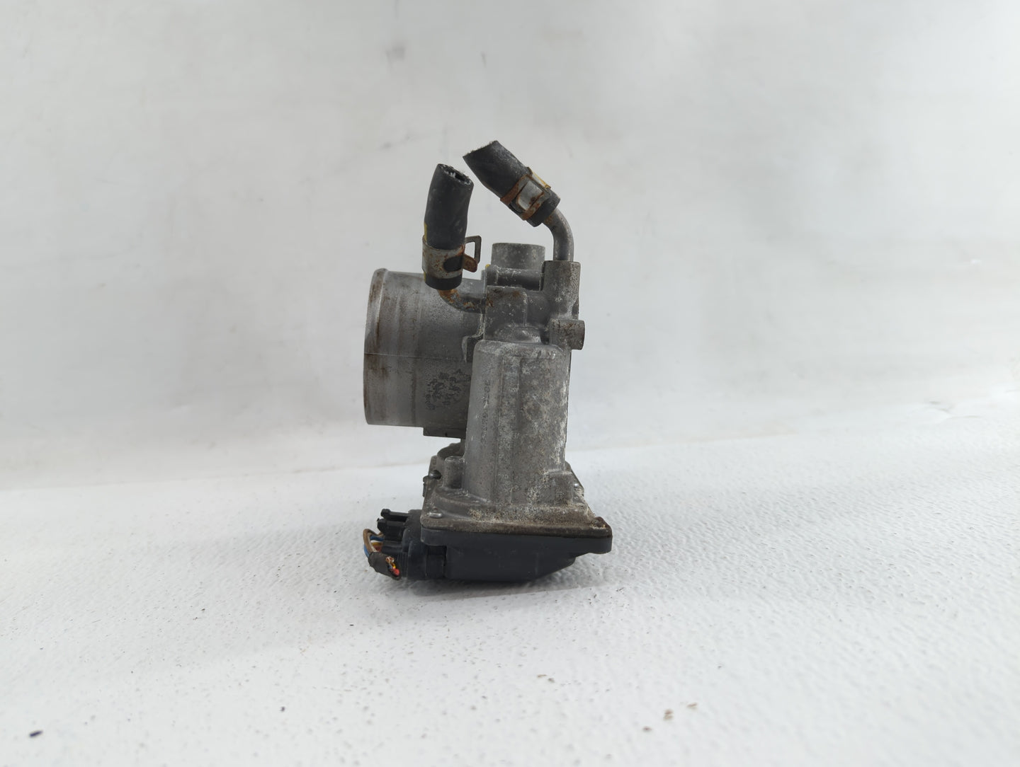 2014-2016 Kia Forte Throttle Body P/N:35100-2E400 35100-2E000 Fits Fits 2012 2013 2014 2015 2016 2018 2019 OEM Used Auto Par
