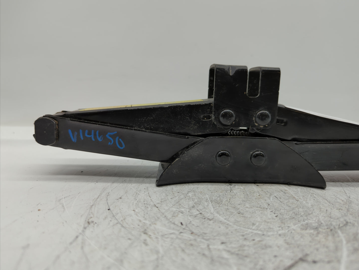 2015 Kia Forte Spare Scissor Car Jack - Oemusedautoparts1.com