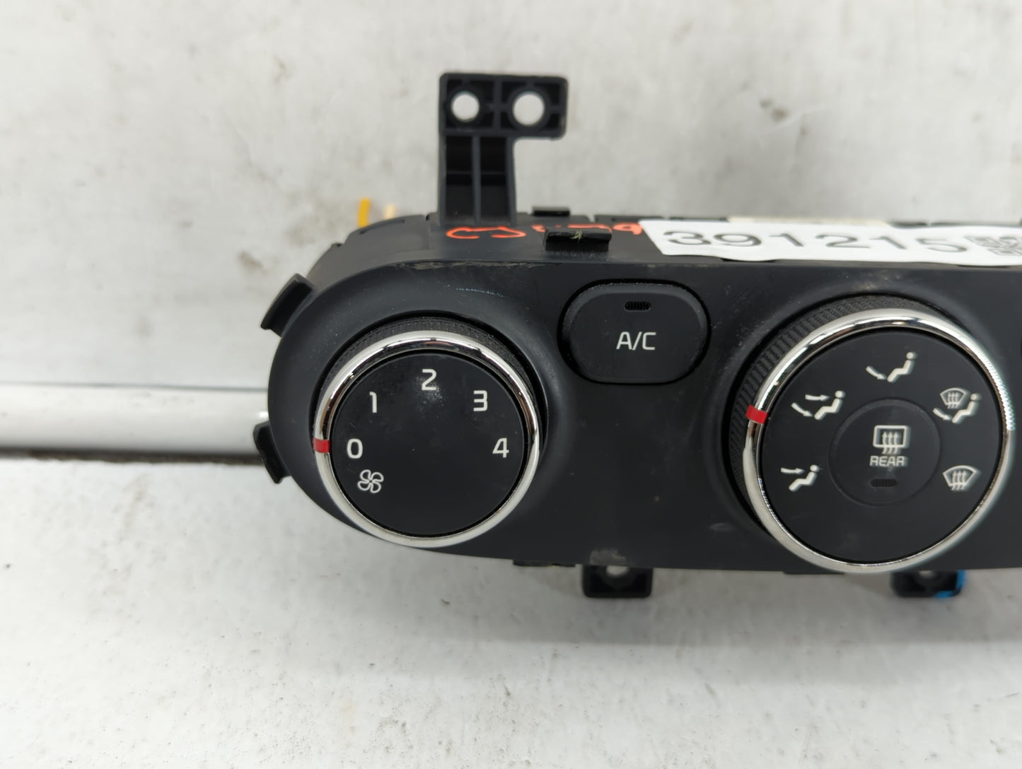 2014-2016 Kia Forte Climate Control Module Temperature AC/Heater Replacement P/N:97250-A7051WK 97250-A7052WK Fits OEM Used A