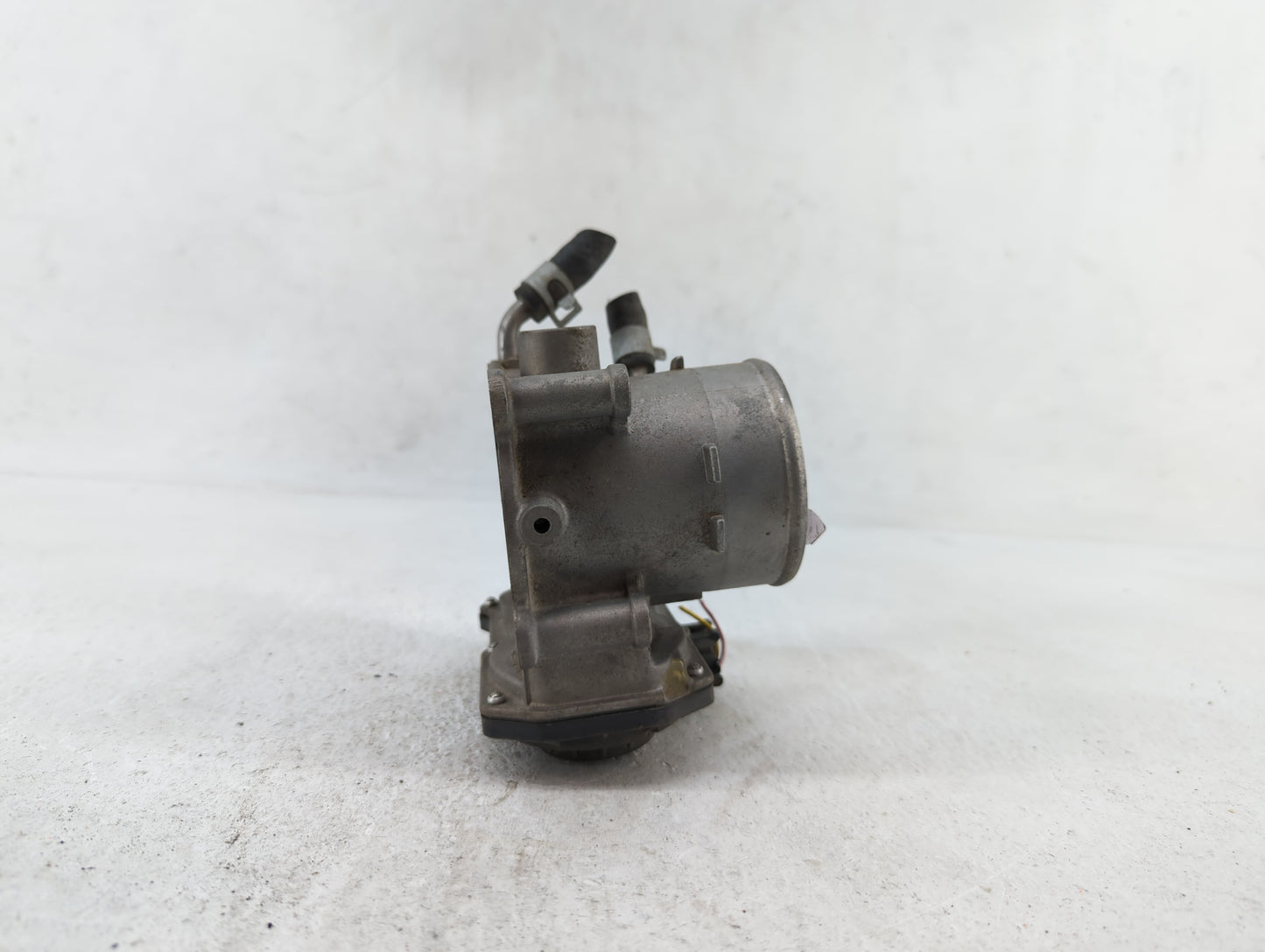 2014-2016 Kia Forte Throttle Body P/N:35100-2E400 35100-2E000 Fits Fits 2012 2013 2014 2015 2016 2018 2019 OEM Used Auto Par