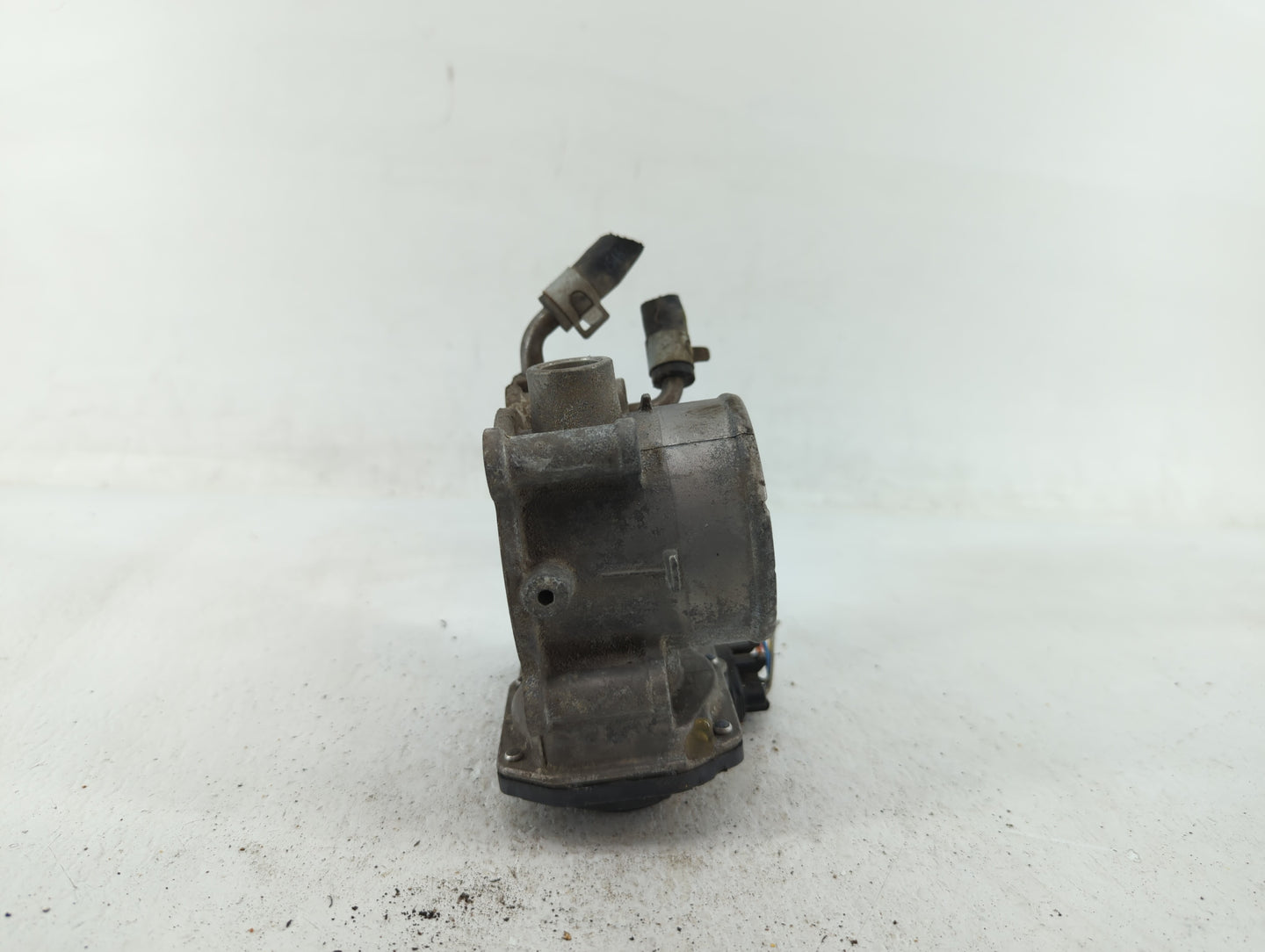 2014-2018 Kia Forte Throttle Body P/N:35100-2E000 35100-2E710 Fits Fits 2011 2012 2013 2014 2015 2016 2017 2018 2019 2020 20