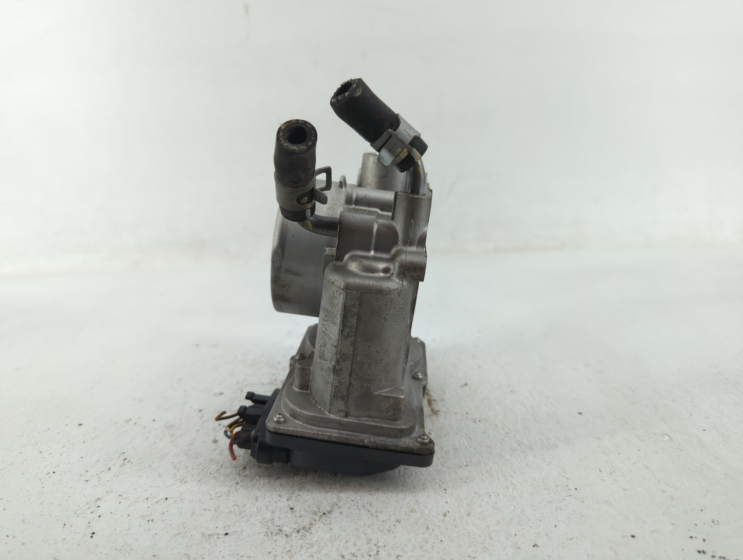 2014-2018 Kia Forte Throttle Body P/N:35100-2E000 35100-2E710 Fits Fits 2011 2012 2013 2014 2015 2016 2017 2018 2019 2020 20