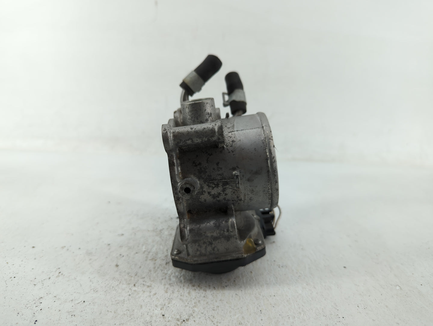 2014-2018 Kia Forte Throttle Body P/N:35100-2E000 35100-2E710 Fits Fits 2011 2012 2013 2014 2015 2016 2017 2018 2019 2020 20