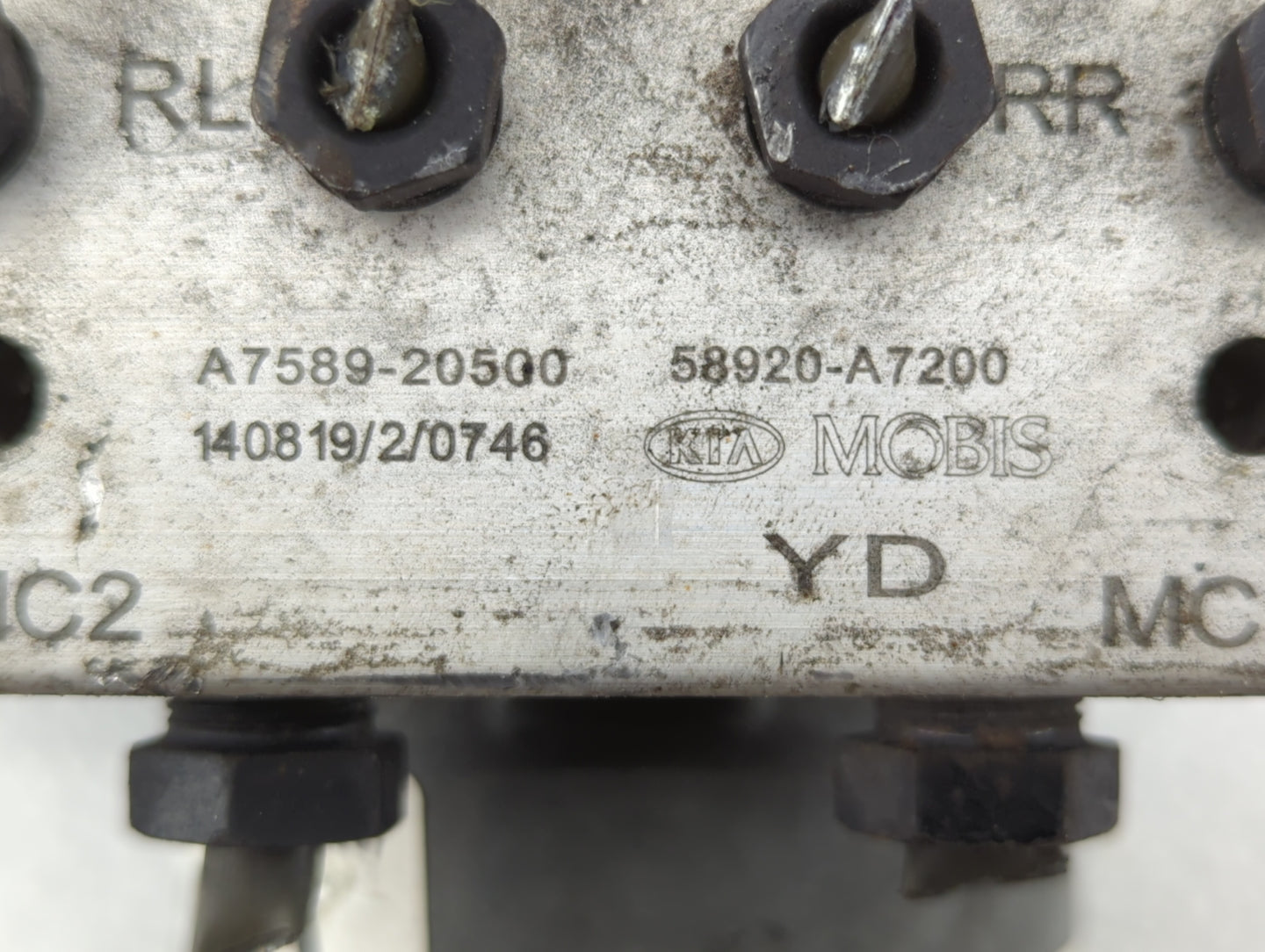 2014-2016 Kia Forte ABS Pump Control Module Replacement P/N:58900-A7200 58920-A7200 Fits Fits 2014 2015 2016 OEM Used Auto P