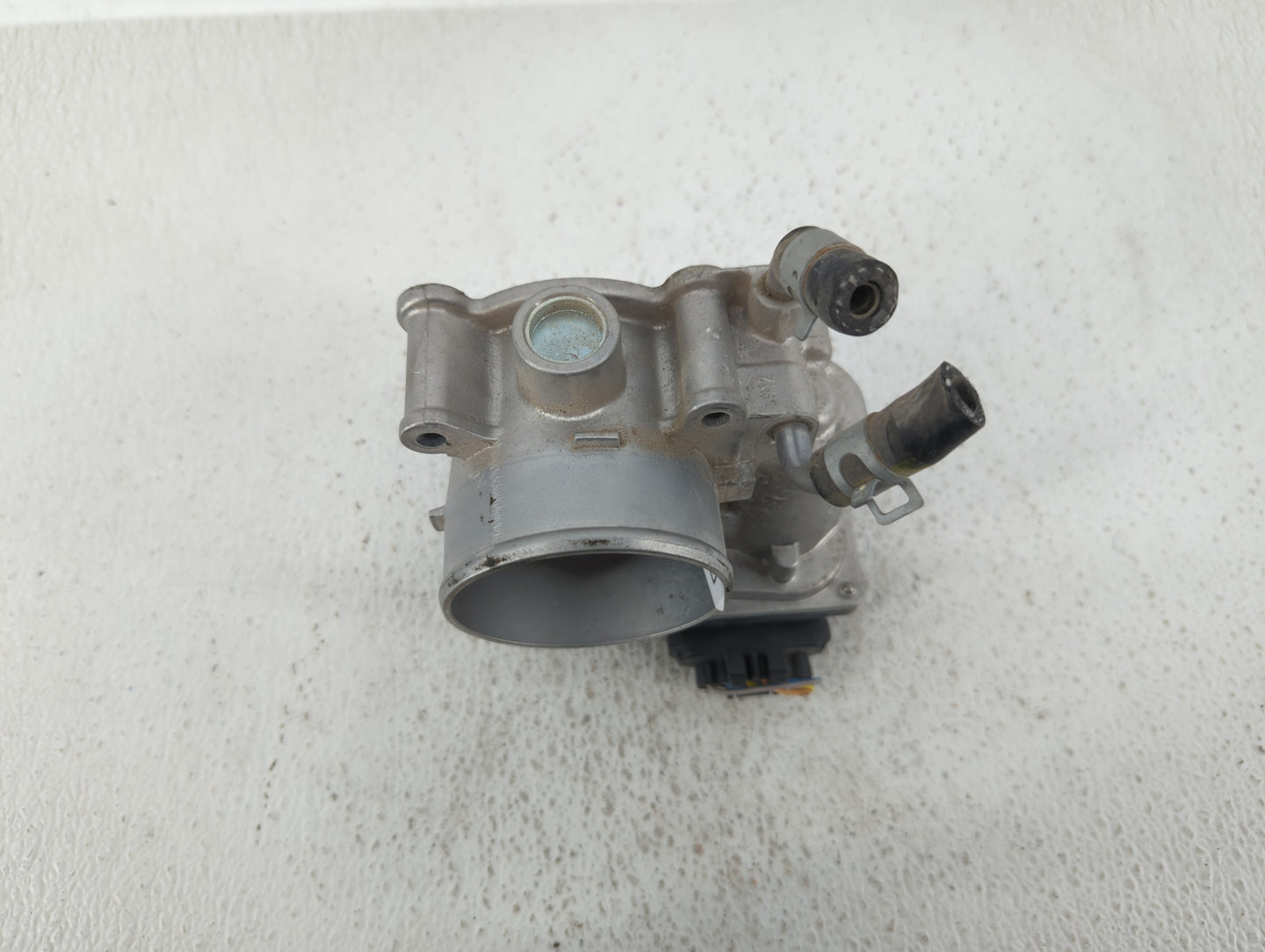 2014-2018 Kia Forte Throttle Body P/N:35100-2E000 Fits Fits 2011 2012 2013 2014 2015 2016 2017 2018 2019 2020 2021 OEM Used 