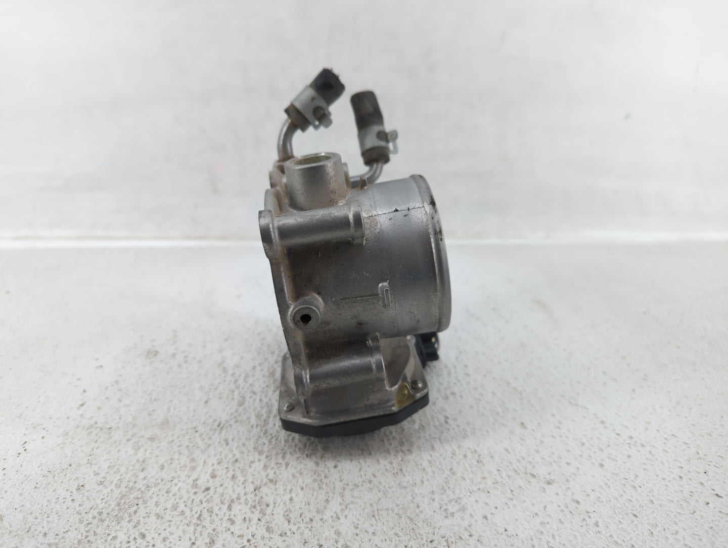 2014-2018 Kia Forte Throttle Body P/N:35100-2E000 Fits Fits 2011 2012 2013 2014 2015 2016 2017 2018 2019 2020 2021 OEM Used 