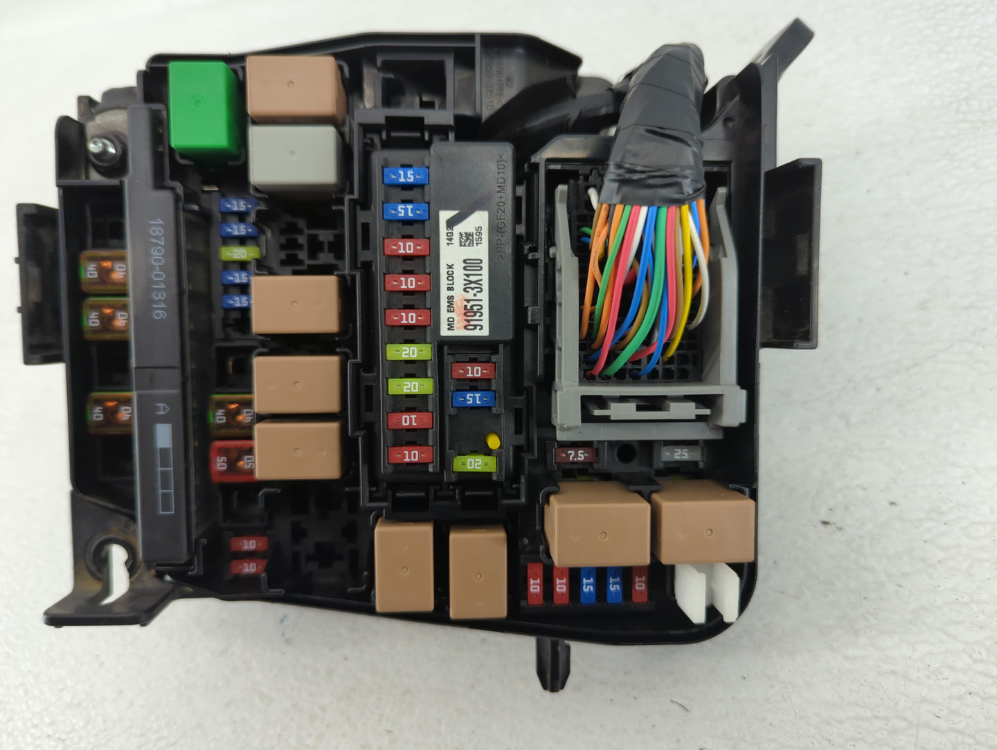 2014-2016 Kia Forte Fusebox Fuse Box Panel Relay Module P/N:912070C92 91207A7922 Fits Fits 2014 2015 2016 OEM Used Auto Part