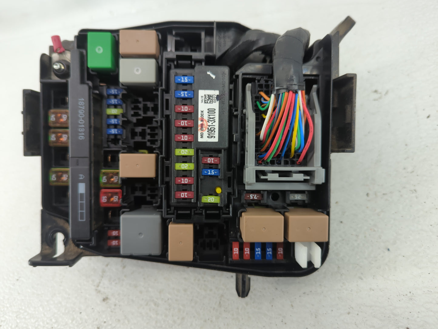 2014-2016 Kia Forte Fusebox Fuse Box Panel Relay Module P/N:91204 A7332 Fits Fits 2014 2015 2016 OEM Used Auto Parts - Oemus