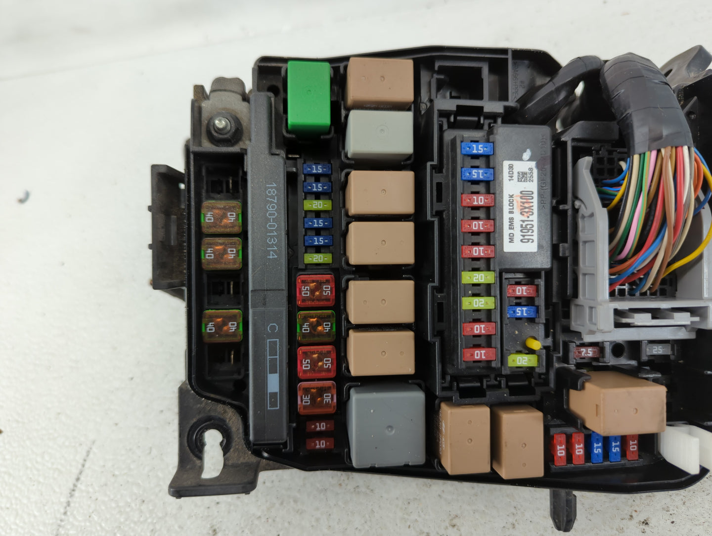 2014-2016 Kia Forte Fusebox Fuse Box Panel Relay Module P/N:91212-A7513 Fits Fits 2014 2015 2016 OEM Used Auto Parts - Oemus